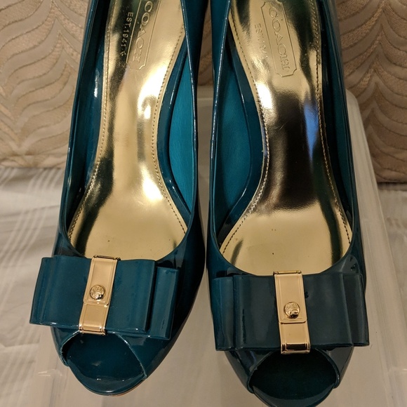 Coach Pumps - Picture 6 of 7